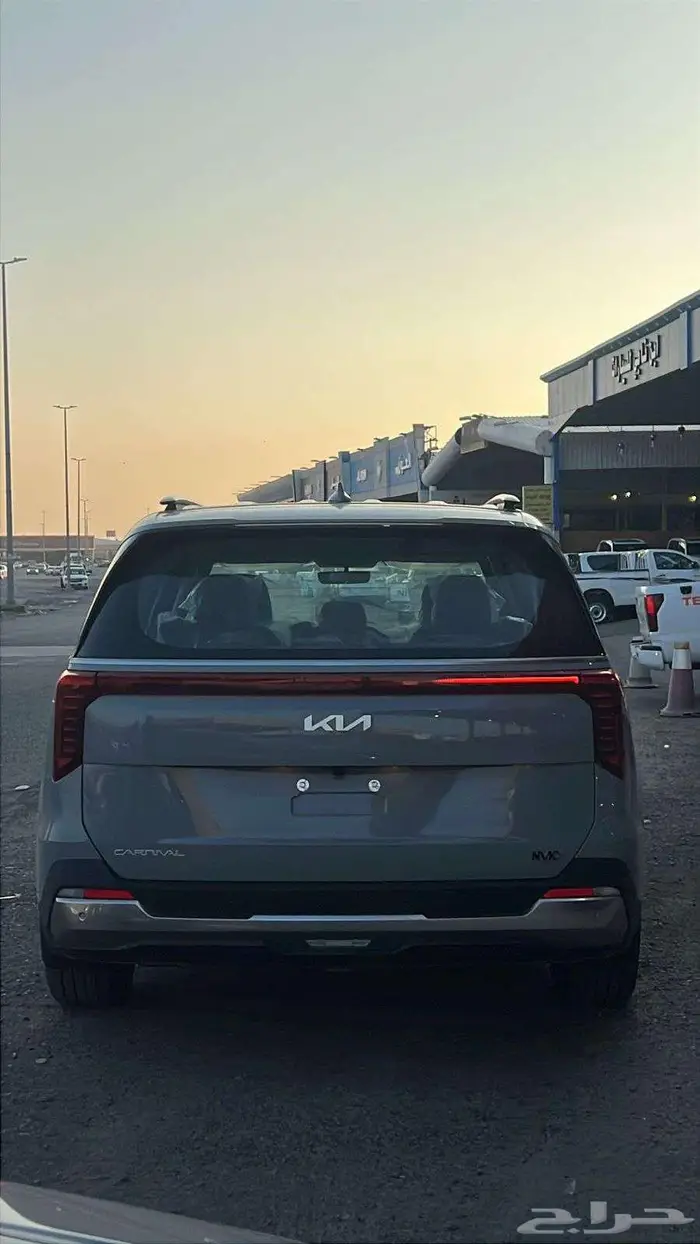 كيا كرنيفال موديل 2026 نص فل أصفار كاش وتاجير 12