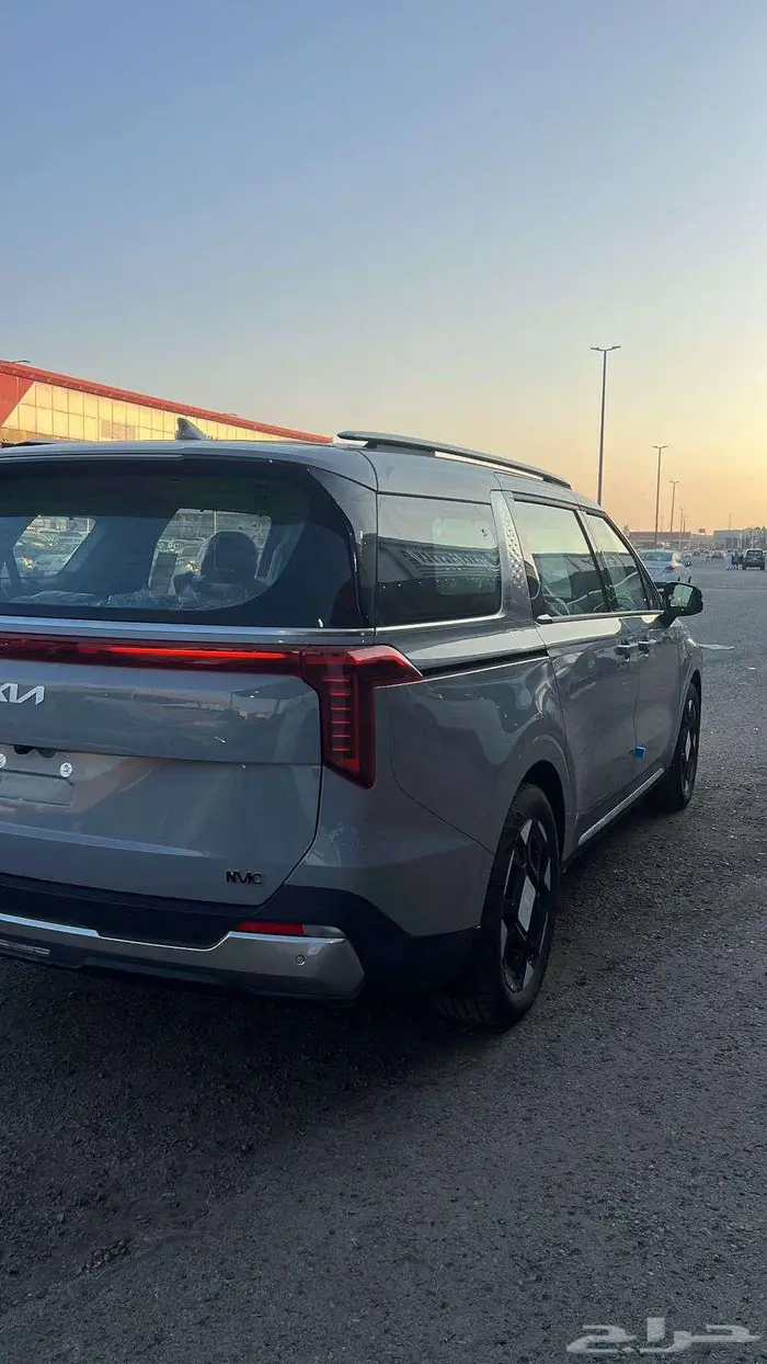 كيا كرنيفال موديل 2026 نص فل أصفار كاش وتاجير 11