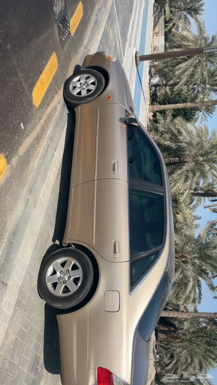 للبيع تويوتا افلون 2004 1