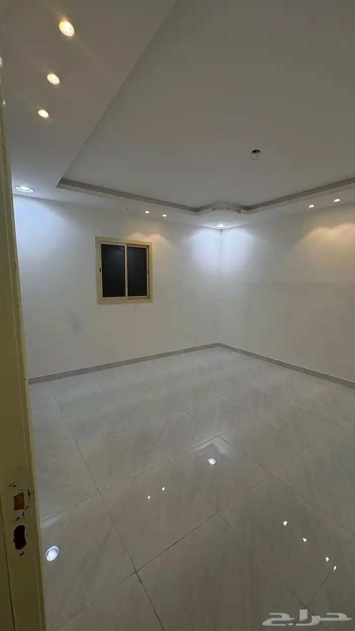 شقة للايجار حي القادسيه 8