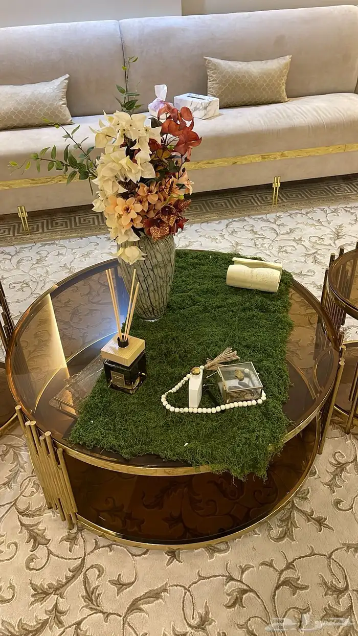 طاولة مجلس مع طاولتين خدمه للبيع نضيف جدأ 0