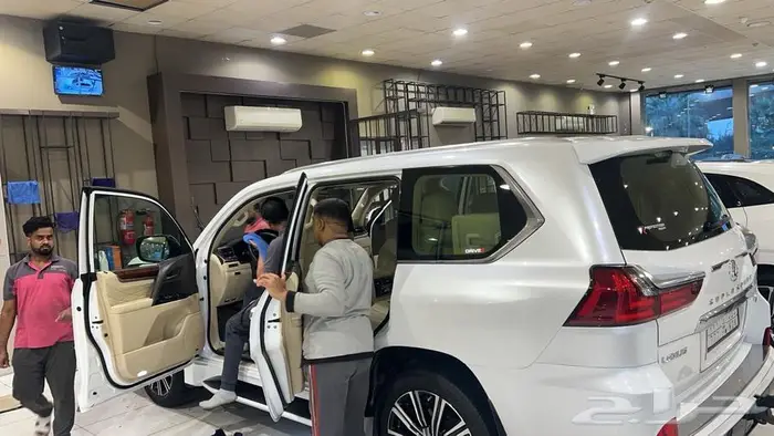 جيب لكزس 2020 بريمي 4