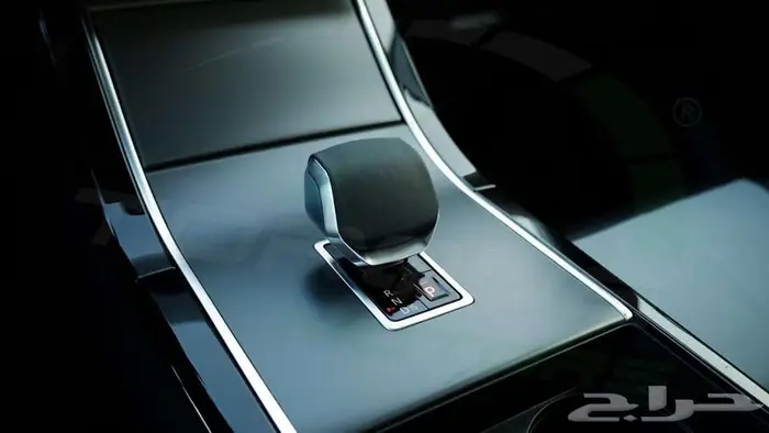 2025 لاند روفر رينج روفر فيلار P250 DYNAMIC SE اصفار 14