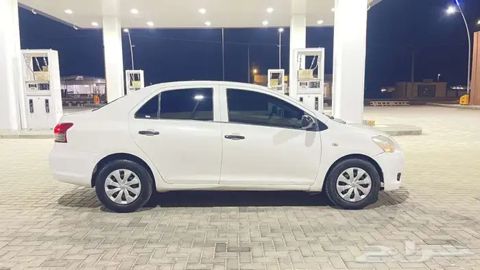 يارس 2008 قير ومكينه شرط ومتحركاتها طيبه القير عادي 3