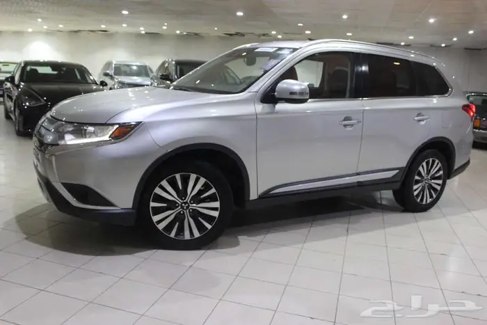 ميتسوبيشي اوتلاندر 2020 فضي بطاقة جمركية 6