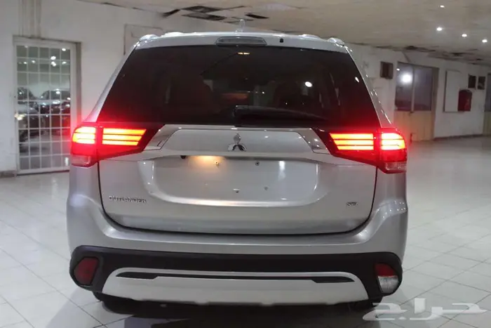 ميتسوبيشي اوتلاندر 2020 فضي بطاقة جمركية 11