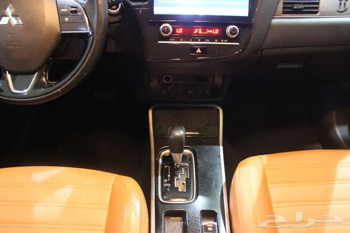 ميتسوبيشي اوتلاندر 2020 فضي بطاقة جمركية 37