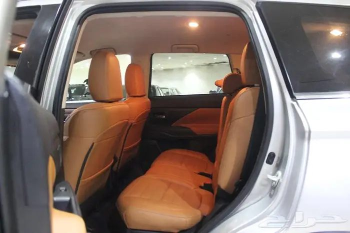 ميتسوبيشي اوتلاندر 2020 فضي بطاقة جمركية 43