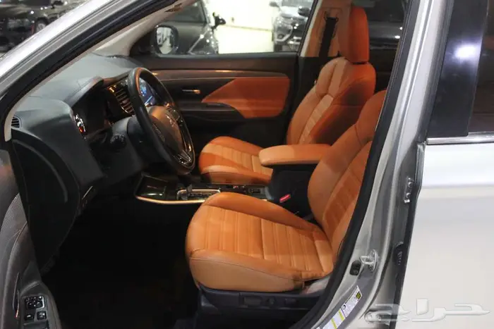 ميتسوبيشي اوتلاندر 2020 فضي بطاقة جمركية 31