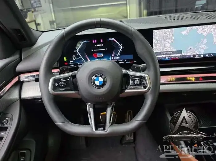 BMW 530 i xDrive mkit دفع رباعي 2025 7