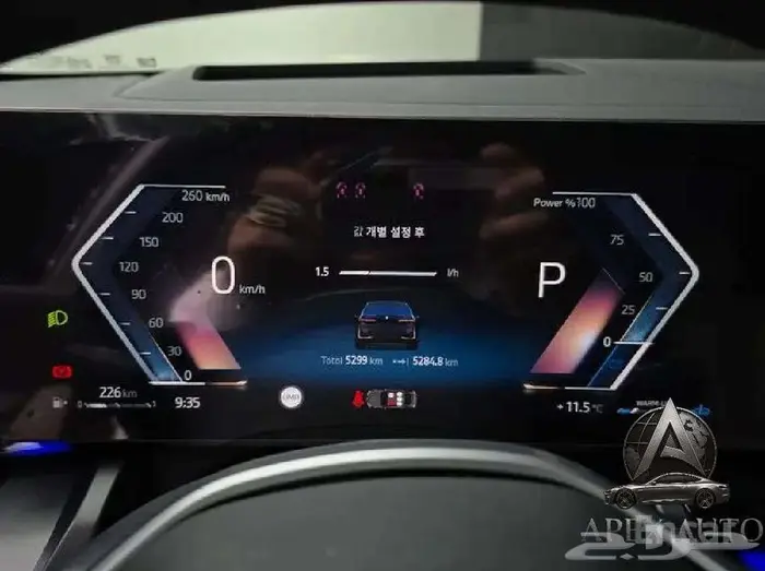 بي إم دبليو الفئة الخامسة BMW 520i 2025 داخلي كرستال 8