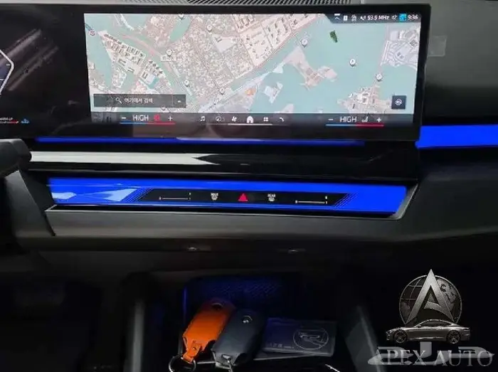 بي إم دبليو الفئة الخامسة BMW 520i 2025 داخلي كرستال 16