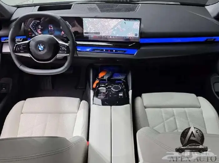 بي إم دبليو الفئة الخامسة BMW 520i 2025 داخلي كرستال 12