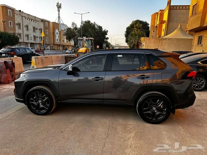 تويوتا راف فور 2024 فل كامل ادفنشر - 18 الف كيلو - مالك اول 2