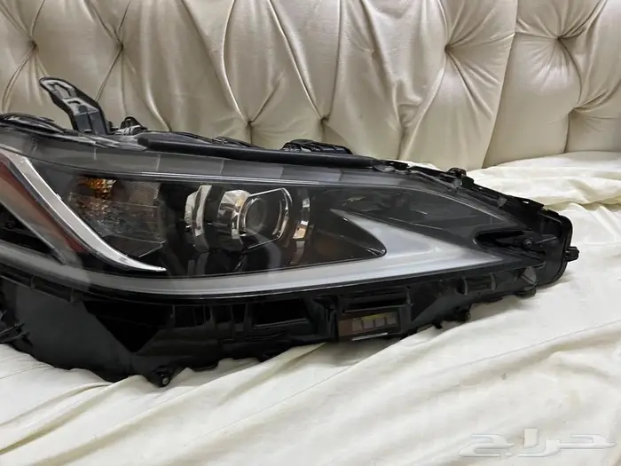 شمعة لكزس es 2022 4