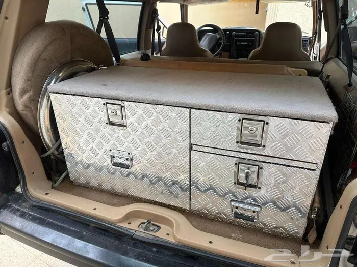 أدراج عزبه خشب تلبيس واجهة ألمنيوم راكب على شيروكي 2001 4