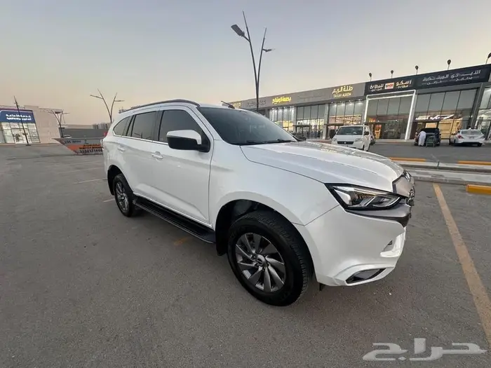 ايسوزاو ام يواكس 1