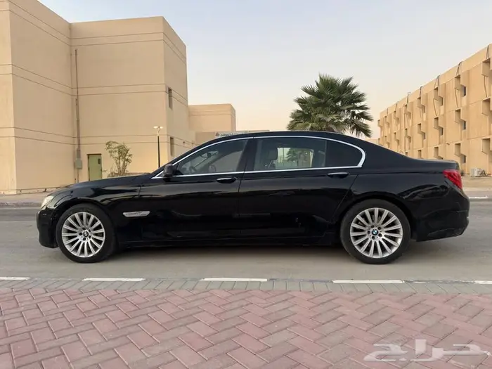 بي ام دبلو حجم 730 موديل 2012 8