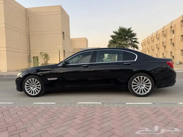 بي ام دبلو حجم 730 موديل 2012 9