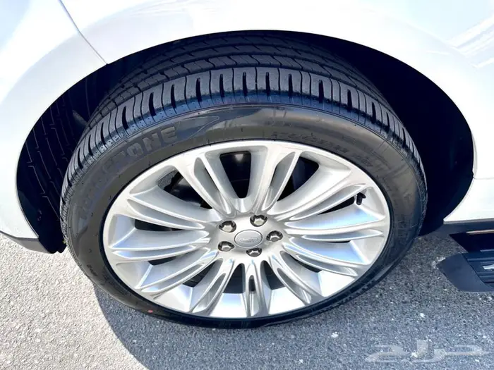 رنج روفر HSE الناغي 2021 اصدار خاص مخزن شبه اصفار 14