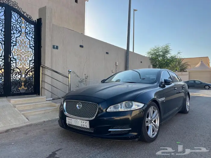 جاكور XJ L 2013 V6 مخزن 6 سنوات 11