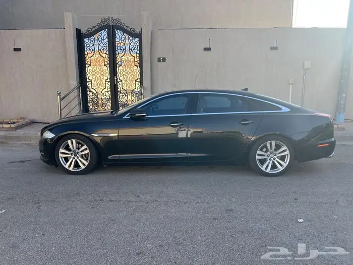 جاكور XJ L 2013 V6 مخزن 6 سنوات 14