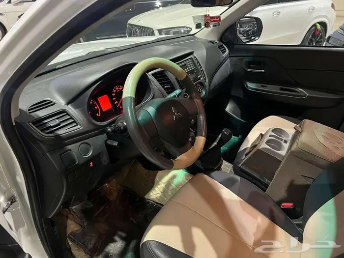 متسوبيشي بكب غمارتين ديزل بدون دبل 2023 5