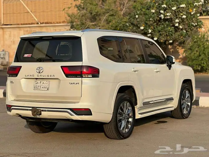 تويوتا لاندكروزر 2023 GXR 3 2