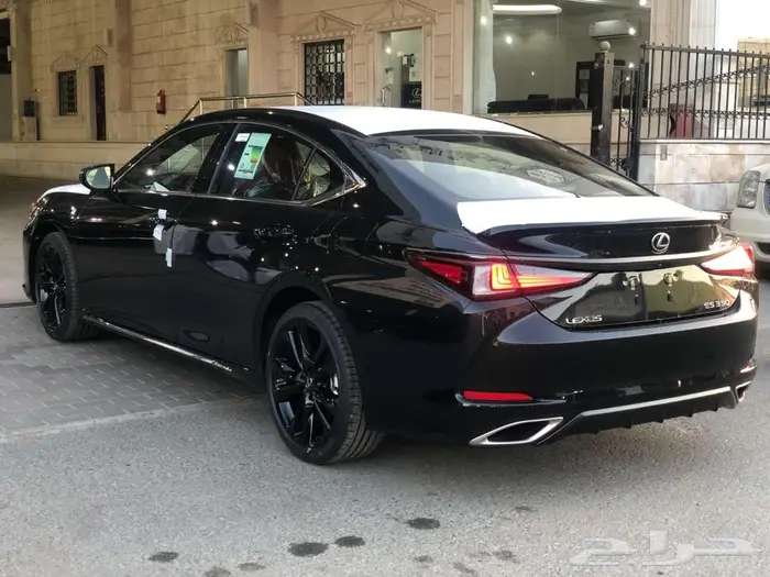 لكزس ES350 FF 2025 اسبورت سعودي أبيض _ أسود داخل أحمر 2