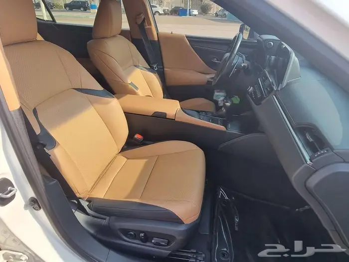 للبيع لكزس ES300H هايبرد 2022 قمة في النظافة 9