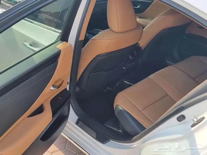 للبيع لكزس ES300H هايبرد 2022 قمة في النظافة 11