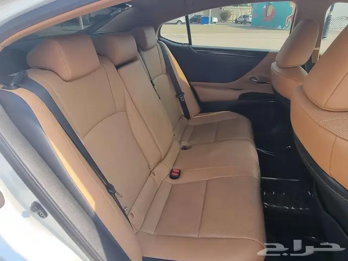 للبيع لكزس ES300H هايبرد 2022 قمة في النظافة 13