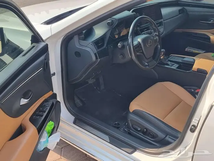 للبيع لكزس ES300H هايبرد 2022 قمة في النظافة 7