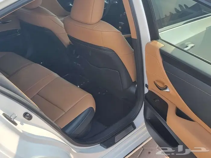 للبيع لكزس ES300H هايبرد 2022 قمة في النظافة 10