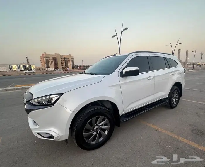 ايسوزاو ام يواكس 3