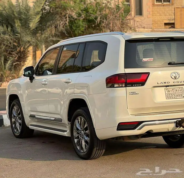 تويوتا لاندكروزر 2023 GXR 3 0