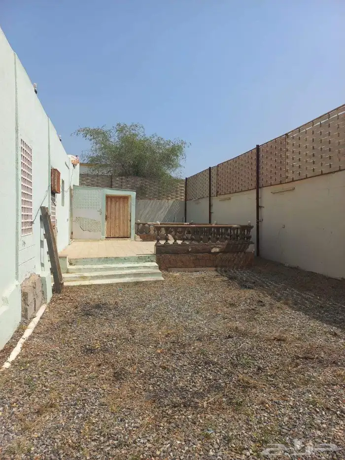 بيت شعبي للايجار الدرب الكدره الإيجار دفعه او دفعتين فقط 8