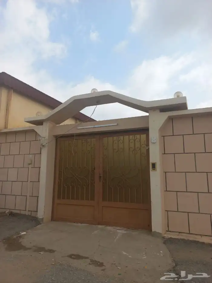 بيت شعبي للايجار الدرب الكدره الإيجار دفعه او دفعتين فقط 0
