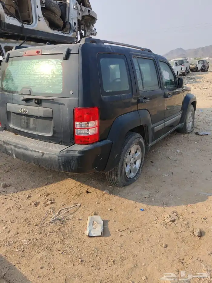 سياره جيب ليبرتي موديل 2012 3