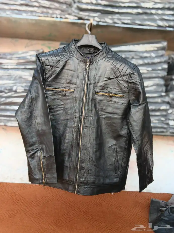 هذه سترة جلدية أصلية. 1