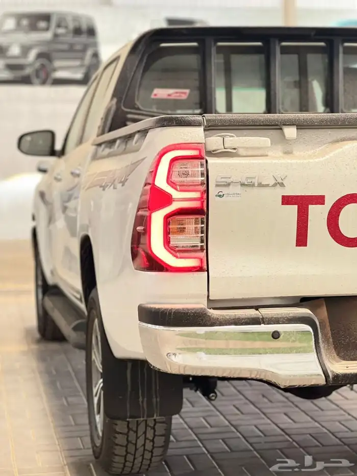 هايلوكس غمارتين S-GLX 4 4 اوتوماتيك بنزين 2025 5