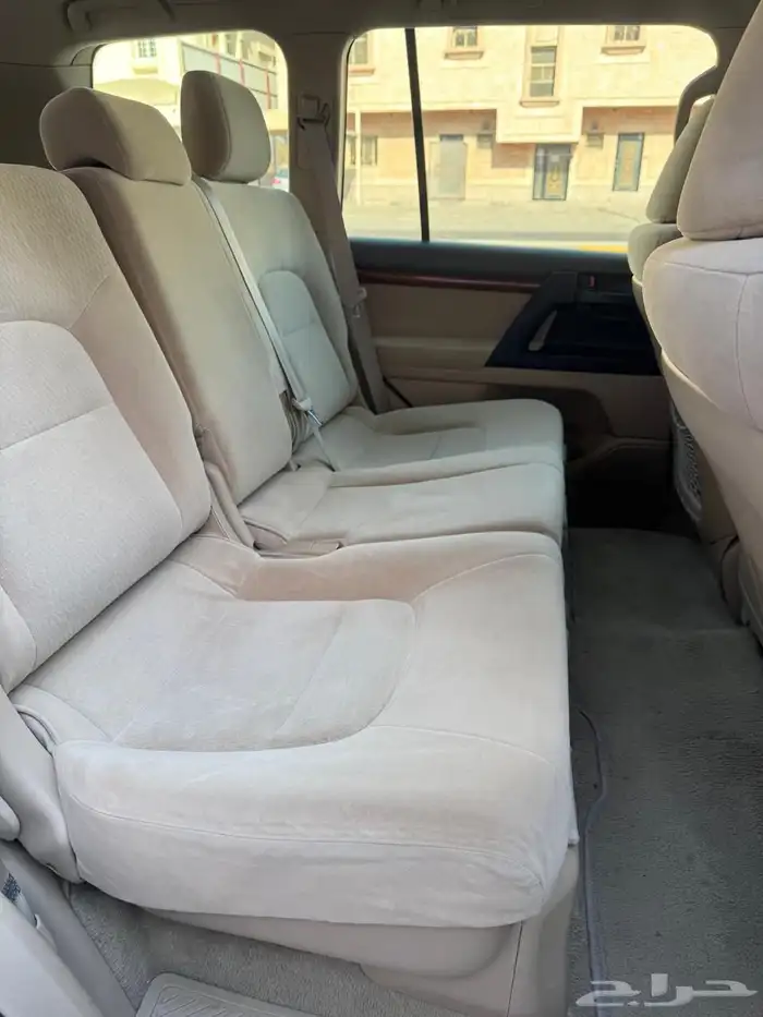 لاندكروزر نظيف جدا 11