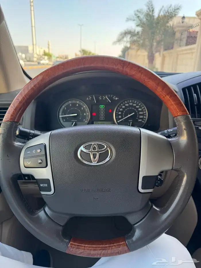 لاندكروزر نظيف جدا 18