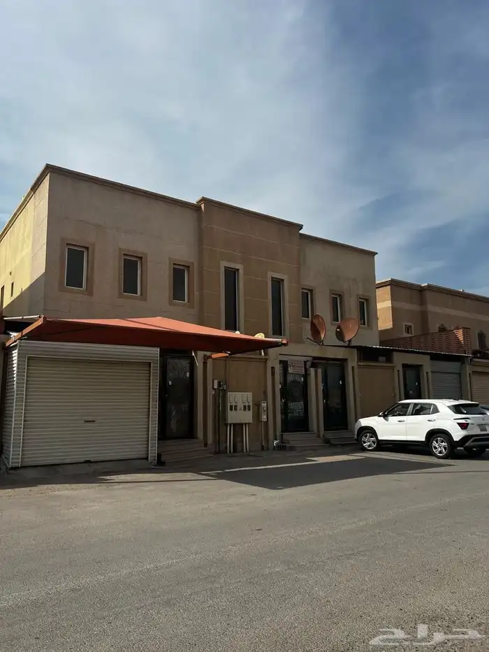 شقة ارضيه الدمام حي احد مساحة 181 م 1