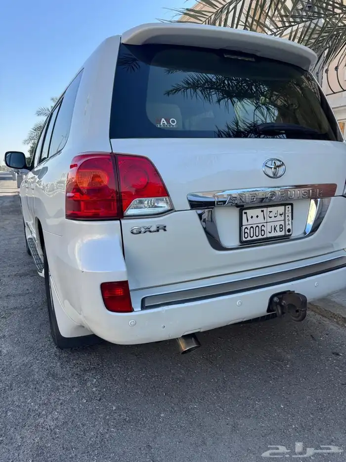 لاندكروزر نظيف جدا 2