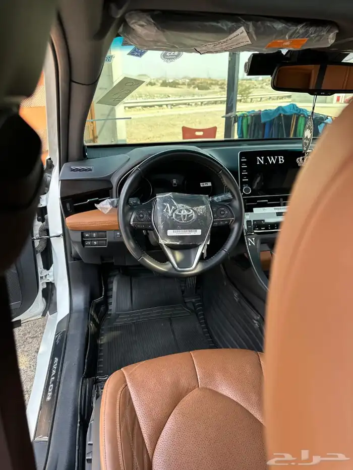 تيوتا افالون بريميوم 1