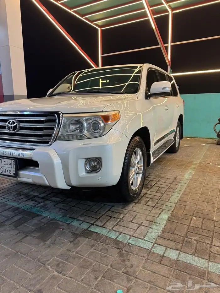 لاندكروزر نظيف جدا 19