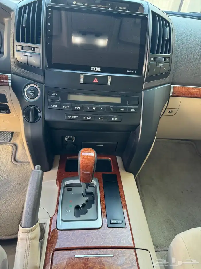 لاندكروزر نظيف جدا 16