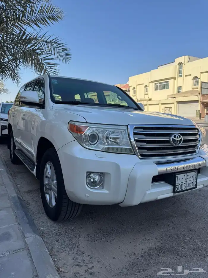 لاندكروزر نظيف جدا 3