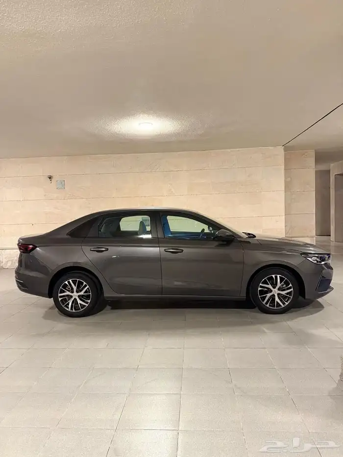 جيلي ام جراند 2023 2